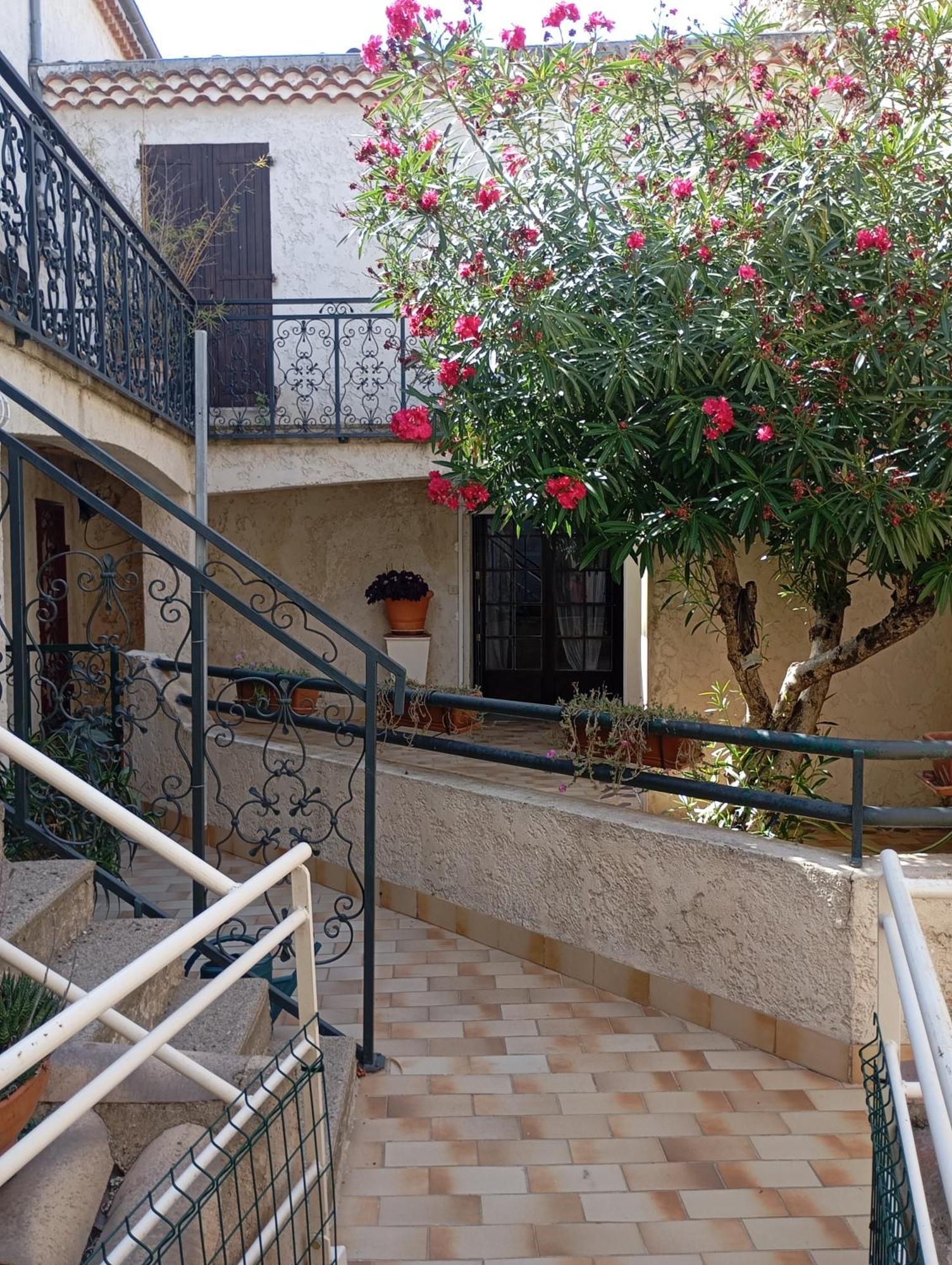 Villa "Les Tournesols" Saint-Martin-dʼArdèche Esterno foto